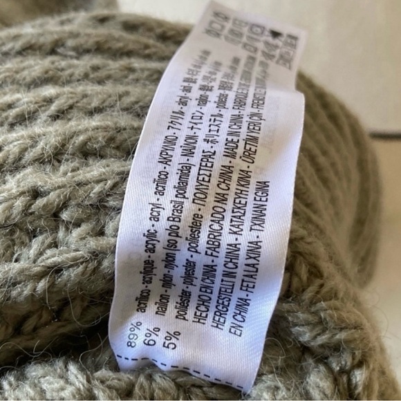 NWT Zara Pale Green Chunky Knit Wrap Sweater. Tie Belt Cozy. Women Lg.
$60 - Picture 4 of 4